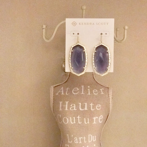 🆕Kendra Scott Earrings NEW with Tag hammered gold - Picture 3 of 5